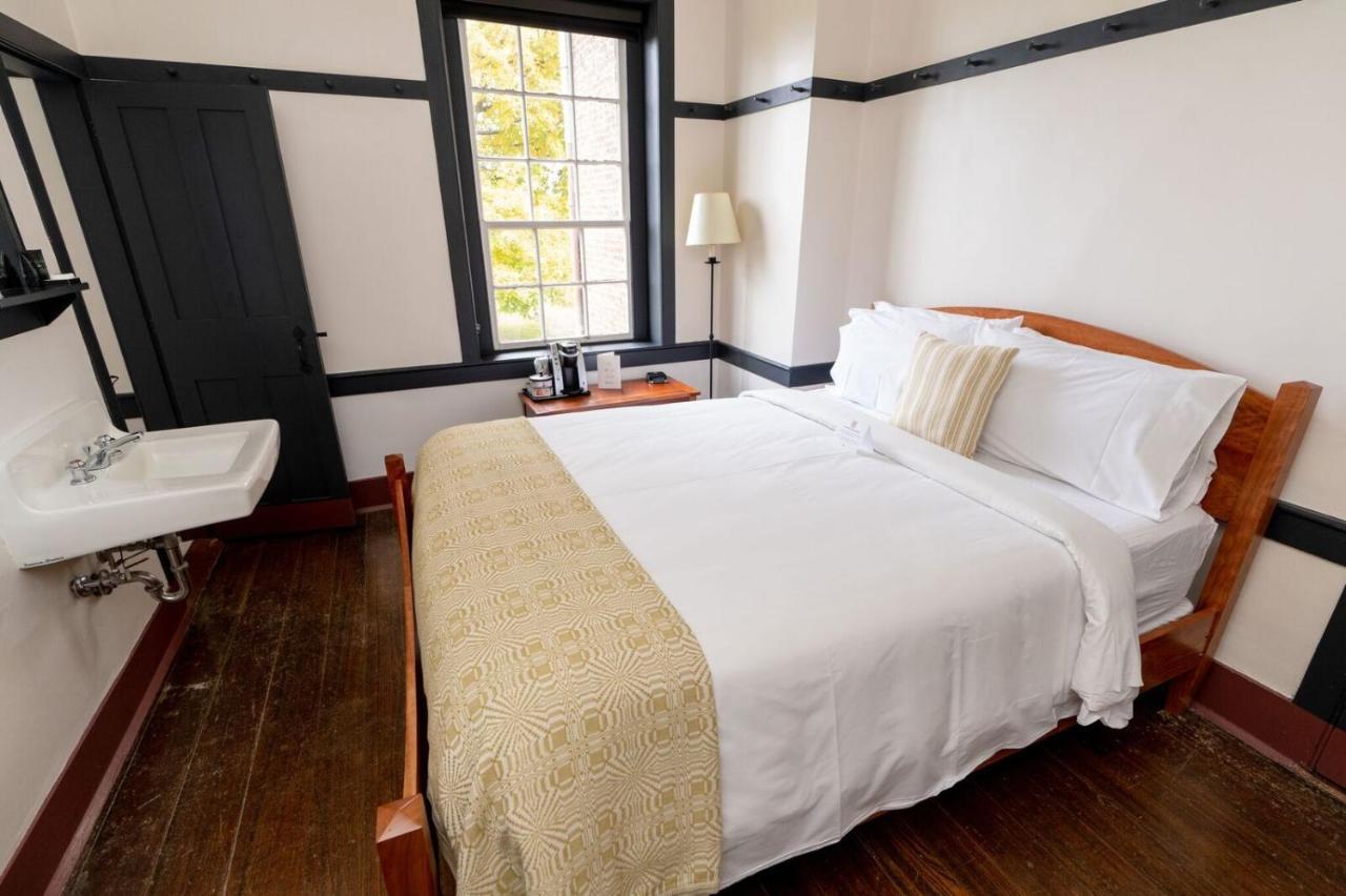 Harrodsburg Shaker Village Of Pleasant Hill חדר תמונה