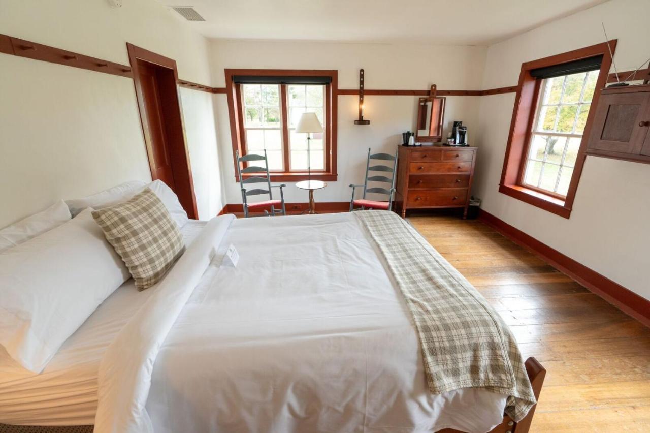 Harrodsburg Shaker Village Of Pleasant Hill חדר תמונה